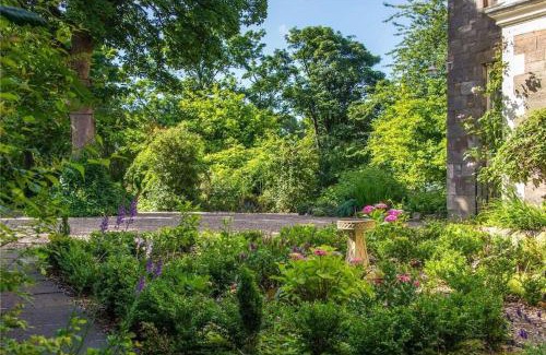 Prestonpans Villa | Elegant 5-Bed Villa at Winfields House - Guest Rated 9/10