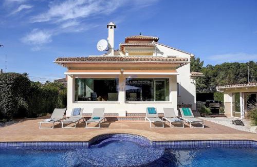 Denia Villa | Elegant 5-Bedroom Casa Angelina: Pool & Private Beach