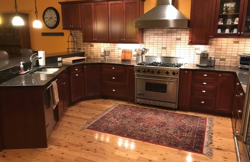 West Dover House | Premier 5 Bedroom Ski Home with Hot Tub & Lake Views