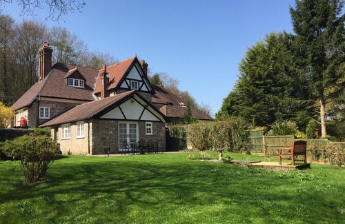 Nannerch House | Elegant 5-Bedroom Stone Cottage with Hot Tub and Spa