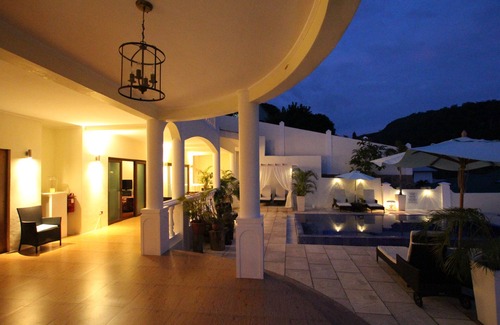 Glacis Villa | Elegant 5 Bedroom Villa with Private Pool & Breakfast