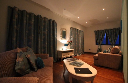 Glacis Villa | Elegant 5 Bedroom Villa with Private Pool & Breakfast