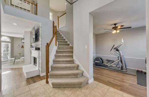 Rowlett House | Spacious 5-BR Retreat with Jacuzzi & Gym Near Lake