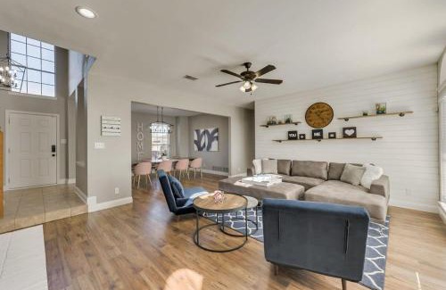 Rowlett House | Spacious 5-BR Retreat with Jacuzzi & Gym Near Lake