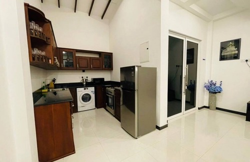 Habaraduwa Villa | Private Cabanas with Ocean Views Steps from the Beach