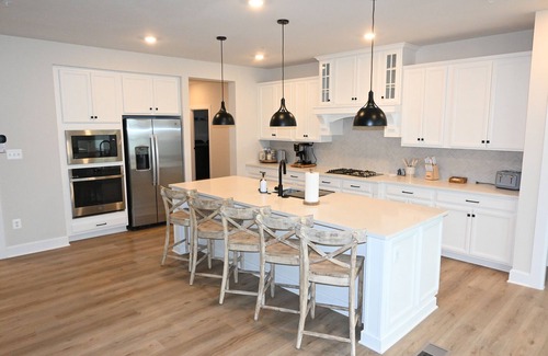 Bayside House | Experience Waterfront Bliss with Indoor-Outdoor Pool