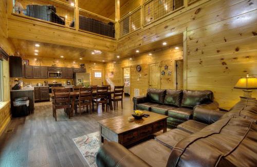 Gatlinburg Apartment | Guest Rated 10/10 Cabin with Theater, Pool Room & Hot Tub