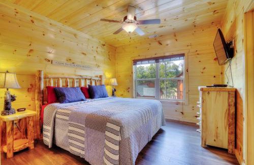 Gatlinburg Apartment | Guest Rated 10/10 Cabin with Theater, Pool Room & Hot Tub