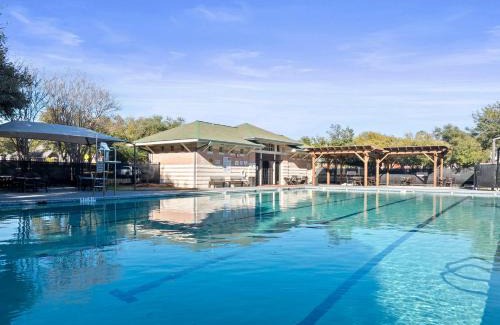 Scofield Farms House | Spacious 5BR Austin Retreat with Pool & Parking Available