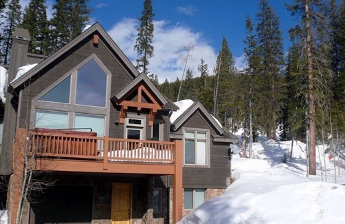 Winter Park House | Exquisite 5BR Retreat with Spa Near WP Ski Resort
