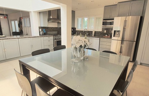 Buena Vista House | Unforgettable Stay at Miami Design District Diggs