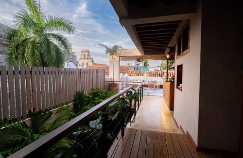 Cartagena Walled City Villa | Exceptional 5BR House with Pool & Jacuzzi - Guest Rated 10/10
