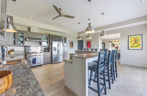 Ballena Villa | Exceptional Oceanfront Hotel with Pool & Hot Tub Access