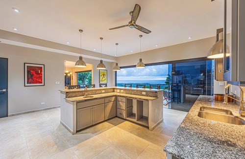 Ballena Villa | Exceptional Oceanfront Hotel with Pool & Hot Tub Access
