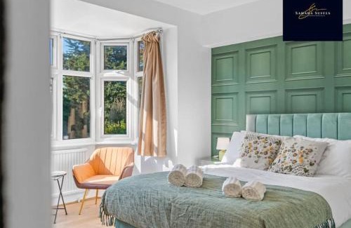 Reading House | Elegant 6-Bedroom En-Suite Retreat with Free Parking