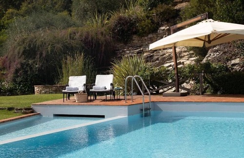 Cascine-La Croce Villa | Elegant 6-Bed Tuscan Villa with Pool Near Lucca