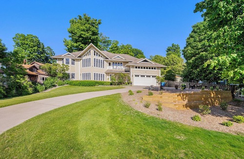 South Haven House | Tranquil 7BR Lake Michigan Retreat with Pool & Spa