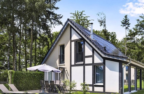 Krov House | Stylish Bungalow for 8 at Landal Mont Royal - Great Amenities