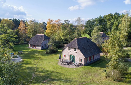 Ees House | Luxury 8-person farmhouse in the holiday park Landal Het Land van Bartje