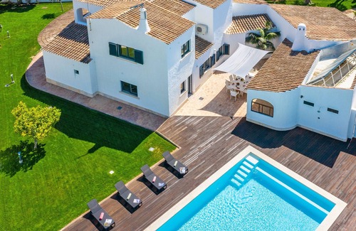 Lagoa e Carvoeiro Villa | Exclusive Villa with Ocean Views & Private Heatable Pool