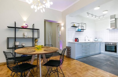 Thessaloniki City Centre Apartment | Luxury A by OTOTO