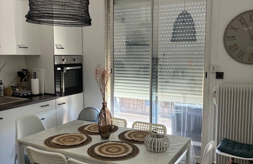 Saint-Pierre-des-Corps Apartment | Elegant Apartment Near SNCF Station & Châteaux Loire