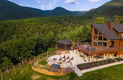 Milam House | Luxury A Frame 5BR Hot Tub & Mountain Views