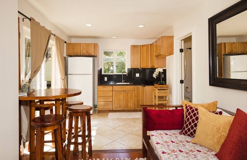 Kaimu Cottage | Oceanfront Escape with Spa and Exceptional 9.8 Rating