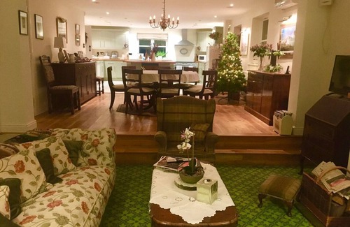 Macclesfield Cottage | Elegant Stay with Pool in Henbury, Macclesfield