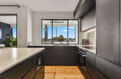 Lacepede House | Luxury accommodation close to the beach and main street.