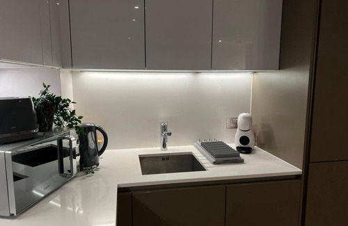 Wembley Park Apartment | LUXURY ACCOMMODATION IN CENTRAL WEMBLEY, 5 MINS WALK TO WEMBLEY STADIUM,SLEEPS 4
