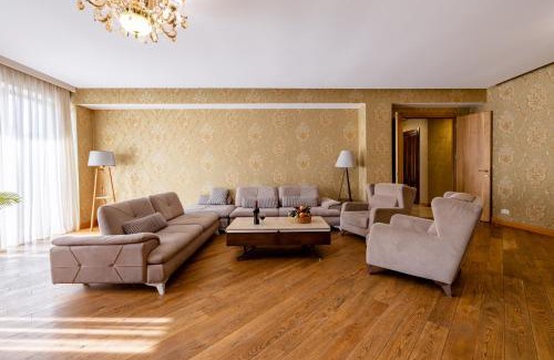Tbilisi City Centre Apartment | Elegant 4-Star Hotel with Family-Friendly Amenities