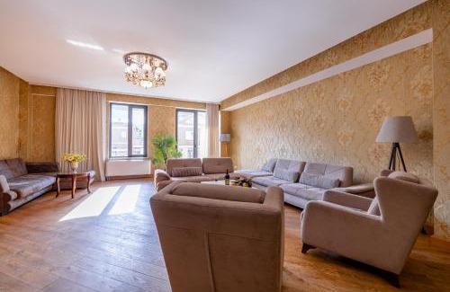 Tbilisi City Centre Apartment | Elegant 4-Star Hotel with Family-Friendly Amenities