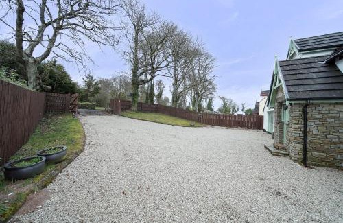 Rathmullan House | Family-Friendly Retreat with Games Room for 10 Guests