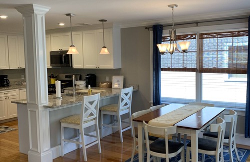 Yachting Village House | Newport Haven #6 - Guest Rated 10/10 with Spa & Breakfast