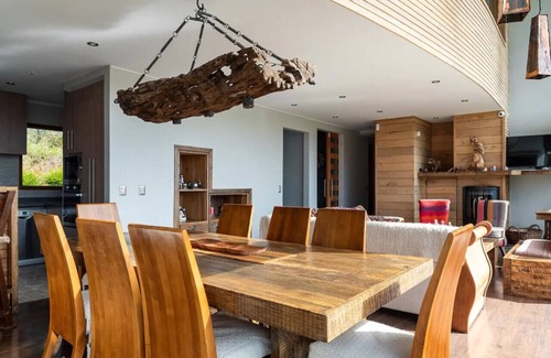 Villarrica House | Luxury Altamira House - BBQ Jacuzzi Pool Wifi