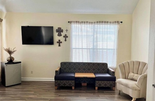 Wortham Park House | Experience Fun and Fitness: Gameroom, Office & Gym Awaits!
