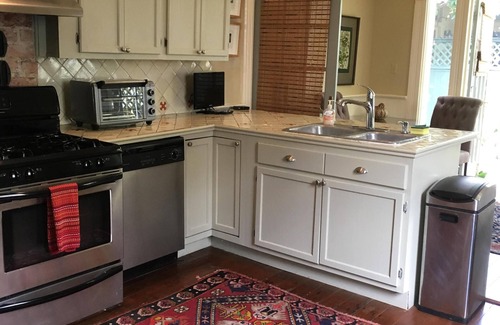 Audubon Apartment | Stylish Escape Near Audubon Park with Spa & Breakfast