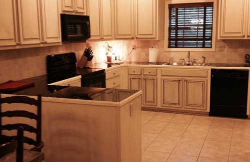 Oxford House | Indulgent Stay at Ole Miss: Breakfast & Child-Friendly Amenities