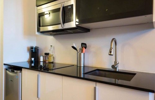 Saint-Jean-Baptiste Apartment | Discover Comfort in the Heart of the City Center!