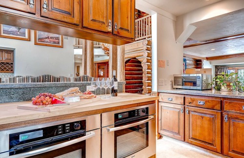 Salt Lake Mountain Resorts House | Experience Comfort and Style Near the Hot Tub Getaway