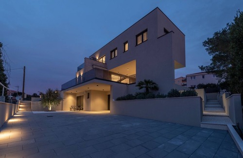 Seget Vranjica Villa | Modern Villa Mia Mare: Seaside Retreat with Pool Access