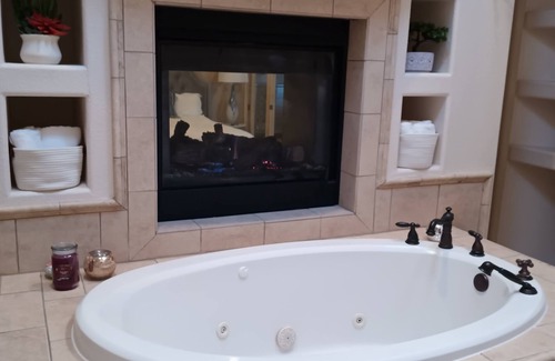 Biggs Field House | Romantic Getaway with Jacuzzi Suite and Spa Amenities