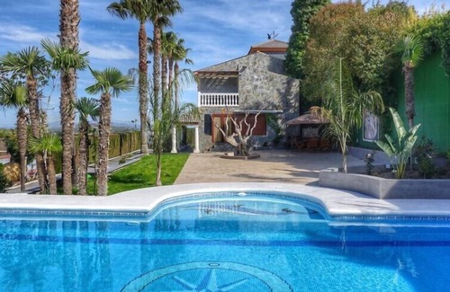 Baena Villa | Elegant Andalusian Villa with Pool and Tennis Court in Baena