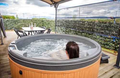 Alloa Cabin | Top-Rated Anthropod with Private Decking & Hot Tub Experience