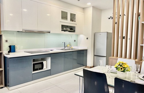 Hang Xanh Apartment | Elegant Vinhomes Central Apartment with Breakfast & Pet-Friendly