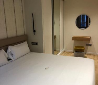 Santiago de Compostela Apartment | Relaxing Apartment with Jacuzzi and Spa Amenities