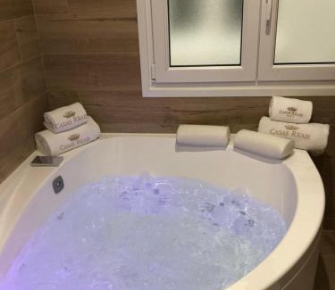 Santiago de Compostela Apartment | Relaxing Apartment with Jacuzzi and Spa Amenities
