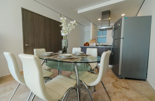 Costa Azul Apartment | Beachfront Apartment Oasis with Pool & Spa in Acapulco