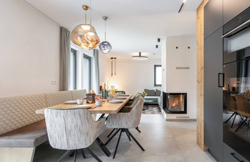 Pettneu am Arlberg Apartment | Cozy Apartment with Fireplace and Family-Friendly Amenities